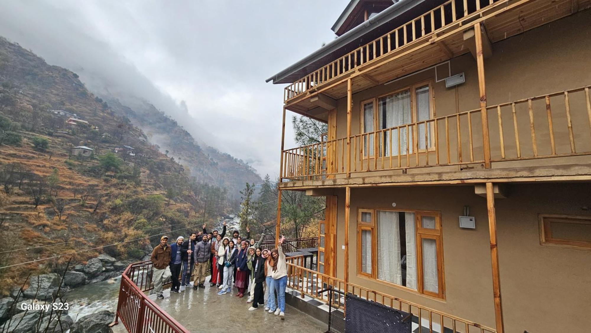 The Fiza Retreat Tirthan Banjār 외부 사진
